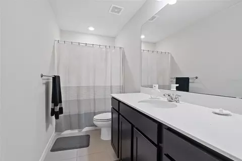 Bath - 1646 Groveline Rd, Saint Cloud, FL 34771 photo 2 of 2
