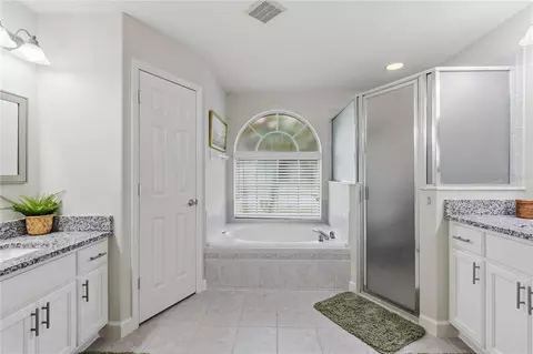 Bath - 761 Chamberlin Trl, Saint Cloud, FL 34772 photo 3 of 5