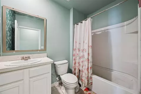 Bath - 2842 Common Crane Ct, Harmony, FL 34773 photo 2 of 2
