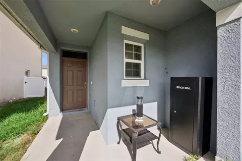 Exterior - 2842 Common Crane Ct, Harmony, FL 34773 photo 4 of 8