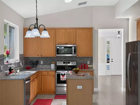 Kitchen - 13535 Bramham Ln, Windermere, FL 34786 photo 2 of 5