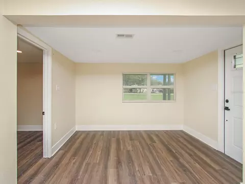 Living - 4265 Palm Dr, Bartow, FL 33830 photo 4 of 4