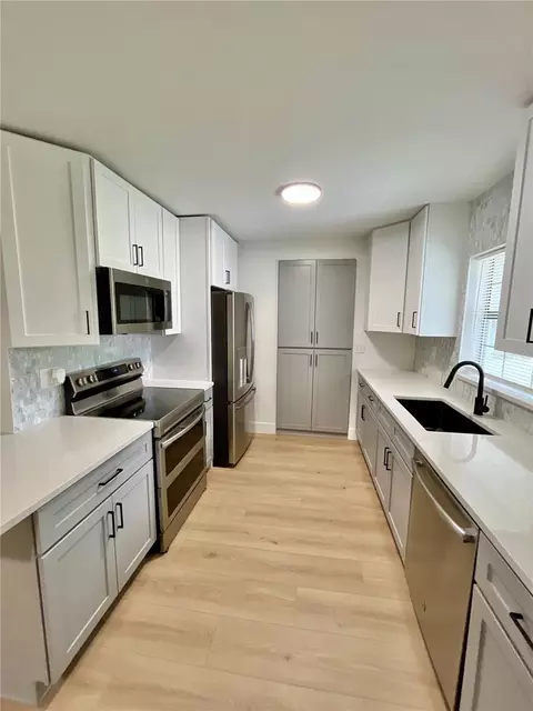 Kitchen - 2234 James Dr, Saint Cloud, FL 34771 photo 2 of 4