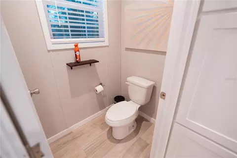 Bath - 7670 NE 97th Ct, Bronson, FL 32621 photo 3 of 6