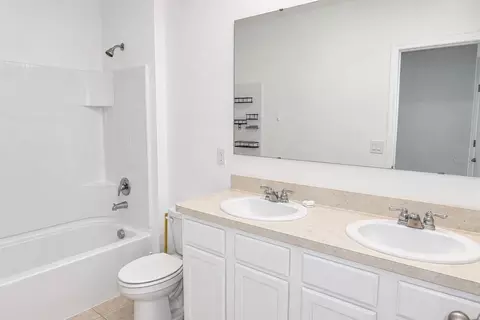 Bath - 2915 Turnstone Run, Saint Cloud, FL 34773 photo 2 of 3