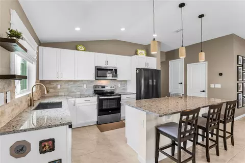 Kitchen - 3804 Pronghorn Dr, Saint Cloud, FL 34772 photo 3 of 4