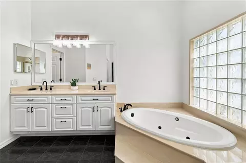 Bath - 5232 Hammock Cir, Saint Cloud, FL 34771 photo 1 of 5