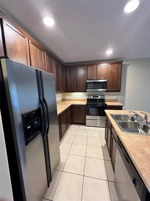 Kitchen - 2202 Seven Oaks Dr, Saint Cloud, FL 34772 photo 3 of 6