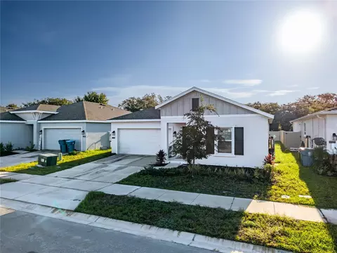 Exterior - 1173 Deepwater Cir, Eagle Lake, FL 33839 photo 2 of 3