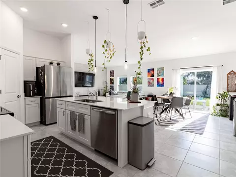 Kitchen - 1173 Deepwater Cir, Eagle Lake, FL 33839 photo 1 of 4