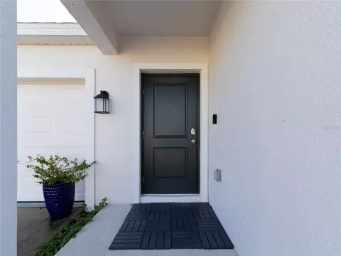 Entry Way - 1173 Deepwater Cir, Eagle Lake, FL 33839 photo 1 of 4