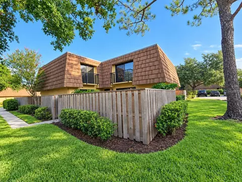 5280 Coral Ct #614, Orlando, FL 32811