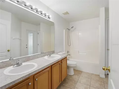 Bath - 6008 Keystone Pointe Dr, Saint Cloud, FL 34772 photo 4 of 5