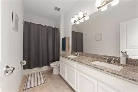 Bath - 11543 Charnock Dr, Windermere, FL 34786 photo 2 of 3