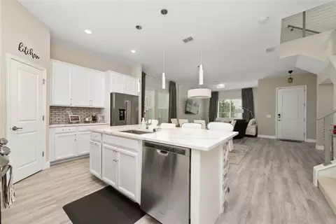 Kitchen - 11543 Charnock Dr, Windermere, FL 34786 photo 1 of 2