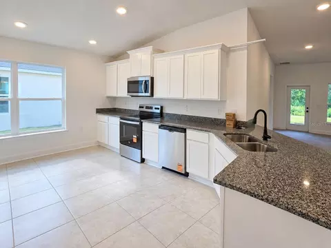 Kitchen - 7714 Bent Tree Loop, Saint Cloud, FL 34773 photo 2 of 2
