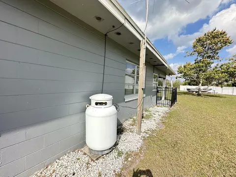 Exterior - 127 Lakeview Dr, Saint Cloud, FL 34769 photo 5 of 5