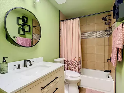 Bath - 1355 E 10th St, Saint Cloud, FL 34771 photo 3 of 3