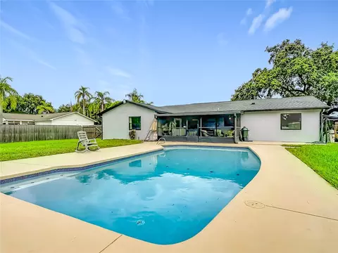 Exterior - 1355 E 10th St, Saint Cloud, FL 34771 photo 10 of 14