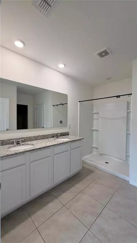 Bath - 2898 Turnstone Run, Saint Cloud, FL 34773 photo 1 of 3