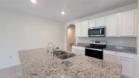 Kitchen - 2898 Turnstone Run, Saint Cloud, FL 34773 photo 2 of 3