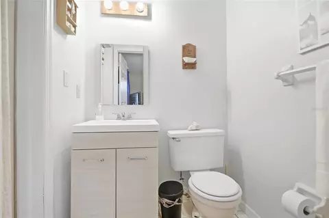 Bath - 1424 Wyoming Ave, Saint Cloud, FL 34769 photo 3 of 3