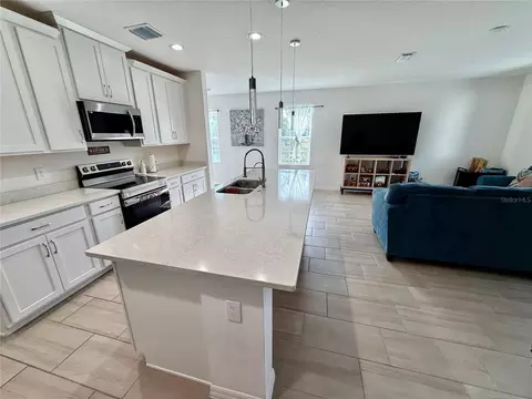 Kitchen - 1603 Cloudy Ct, Saint Cloud, FL 34769 photo 4 of 6