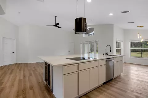 Kitchen - 6549 State Road 33, Clermont, FL 34714 photo 4 of 4