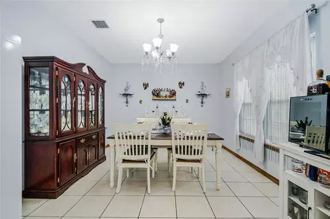 Dining - 4105 Bob White Ct, Saint Cloud, FL 34772 photo 4 of 6