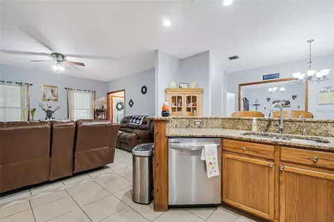 Kitchen - 4105 Bob White Ct, Saint Cloud, FL 34772 photo 4 of 5