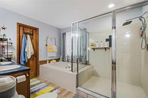 Bath - 4105 Bob White Ct, Saint Cloud, FL 34772 photo 2 of 4
