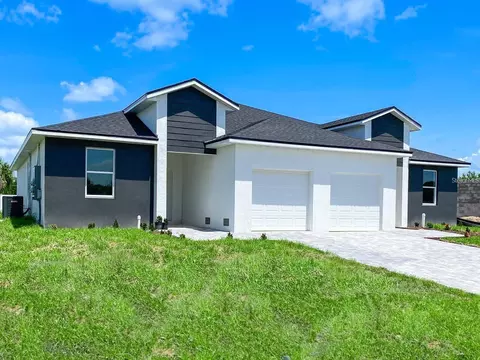 9425 Agate St, Port Charlotte, FL 33981