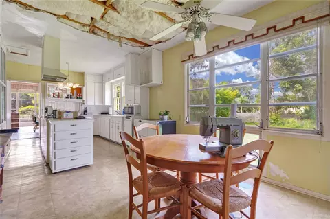 Kitchen - 2052 Carolina Ave, Gotha, FL 34734 photo 5 of 6
