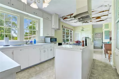 Kitchen - 2052 Carolina Ave, Gotha, FL 34734 photo 1 of 6