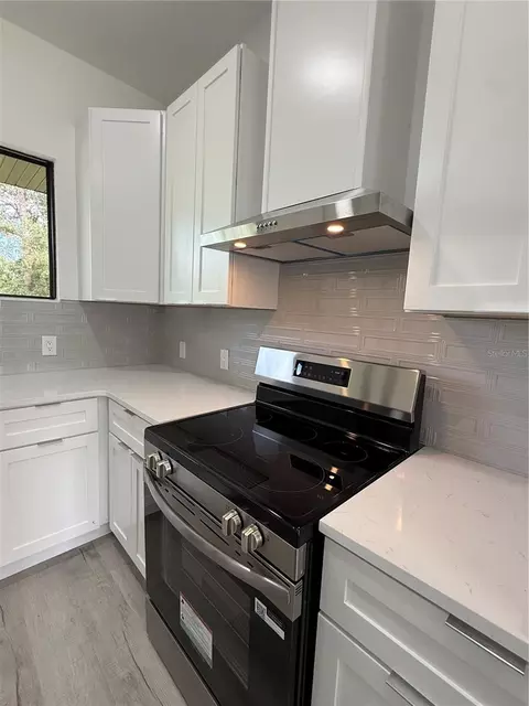 Kitchen - 339 Roadrunner Ave, Sebring, FL 33870 photo 7 of 7