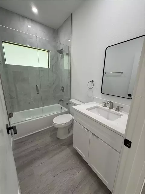 Bath - 339 Roadrunner Ave, Sebring, FL 33870 photo 1 of 7
