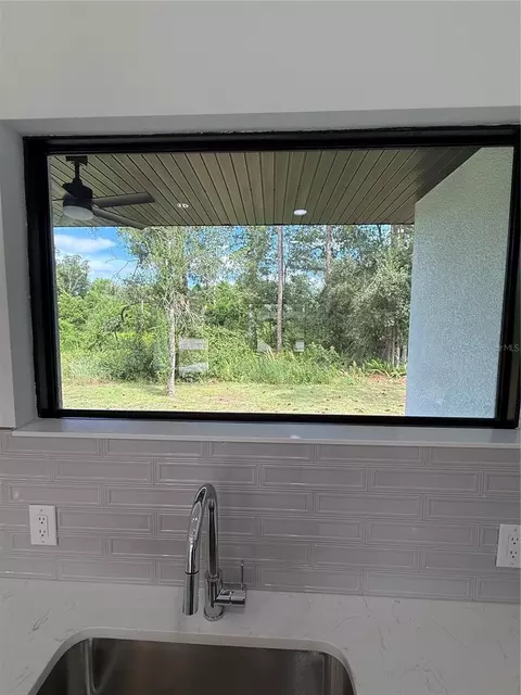Kitchen - 339 Roadrunner Ave, Sebring, FL 33870 photo 6 of 7
