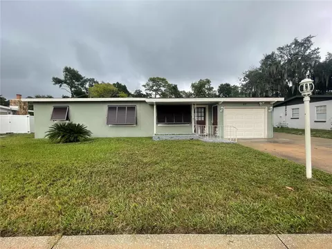 27 Garnet Ave, Titusville, FL 32796