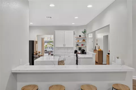 Kitchen - 5020 Moss Hammock Trl, Sebring, FL 33872 photo 9 of 9