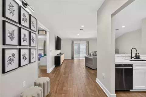 Entry Way - 5020 Moss Hammock Trl, Sebring, FL 33872 photo 5 of 8