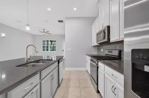 Kitchen - 2521 Yellow Brick Rd, Saint Cloud, FL 34772 photo 7 of 8