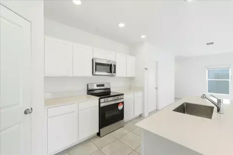 Kitchen - 1140 Tyler Loop, Winter Haven, FL 33884 photo 1 of 4
