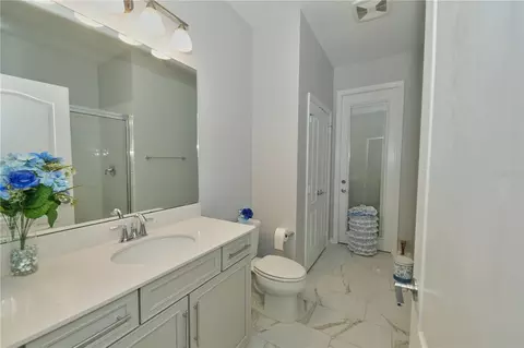Bath - 17329 Hickory Wind Dr, Clermont, FL 34711 photo 4 of 7