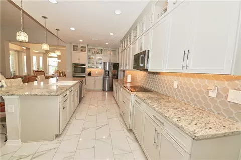 Kitchen - 17329 Hickory Wind Dr, Clermont, FL 34711 photo 3 of 4