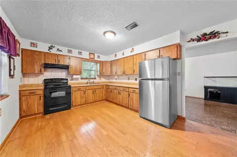 Kitchen - 3800 Chaplain Rd, Saint Cloud, FL 34772 photo 2 of 6