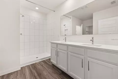 Bath - 5154 Tana Ter, Saint Cloud, FL 34772 photo 1 of 3