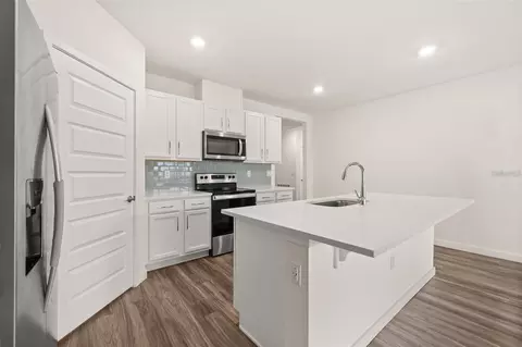 Kitchen - 5154 Tana Ter, Saint Cloud, FL 34772 photo 6 of 7