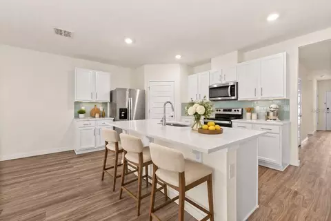 Kitchen - 5154 Tana Ter, Saint Cloud, FL 34772 photo 4 of 7