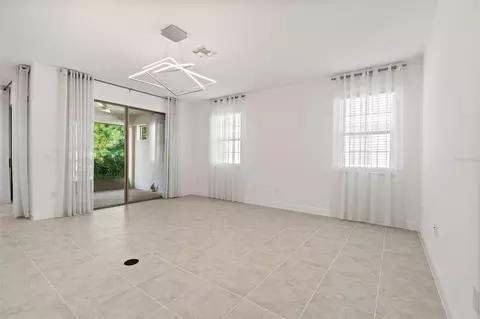 Living - 3116 Oxbow Ct, Saint Cloud, FL 34773 photo 3 of 4