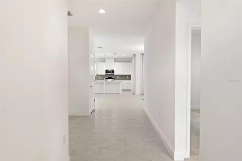 Entry Way - 3116 Oxbow Ct, Saint Cloud, FL 34773 photo 1 of 3